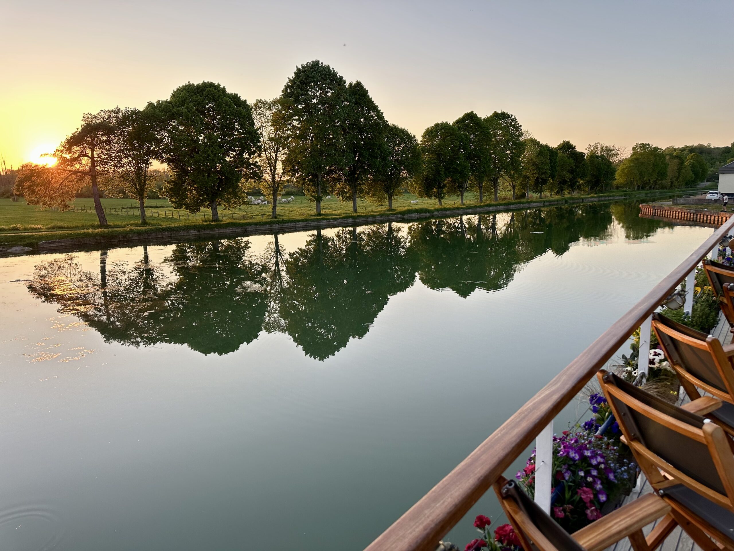 Dinner Looks for a Luxury Cruise: What to Wear Without Overpacking