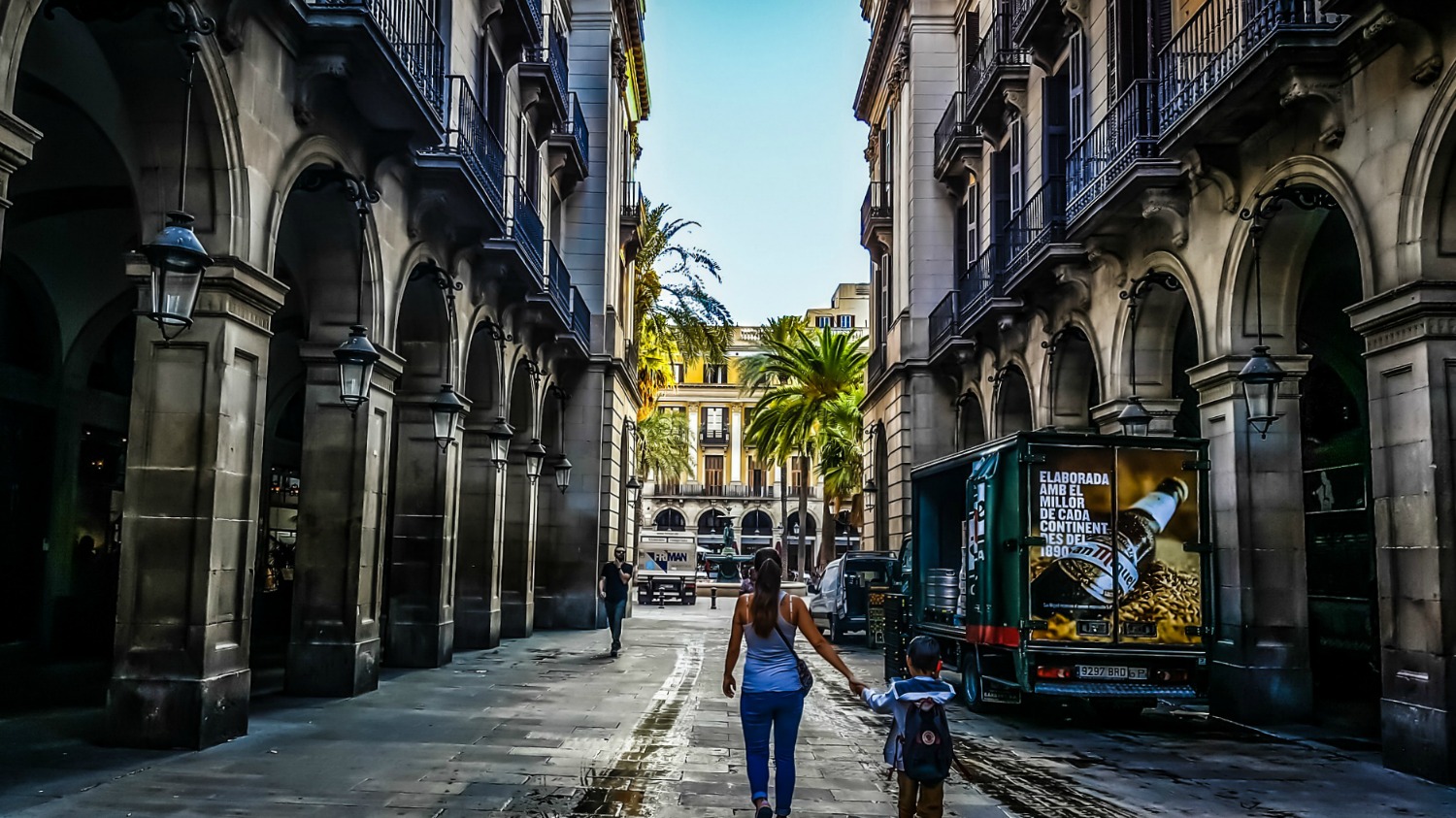 Ideal Things to Do in Barcelona with Kids and College Kids