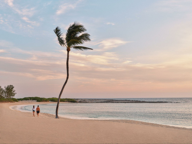 Experience Honeymoon Bliss at Atlantis in The Bahamas: 7 Unforgettable Reasons to Go