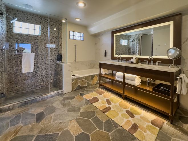 Boulder Resort and Spa Scottsdale's Casita suite has an oversized bathroom.