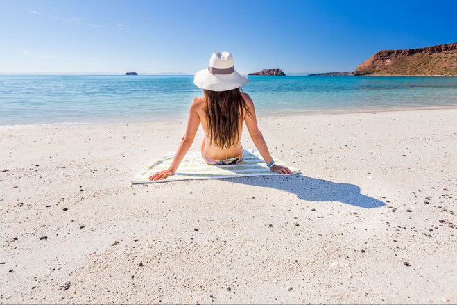 What 8 Essentials to Pack for Your Summer Weekend Getaways