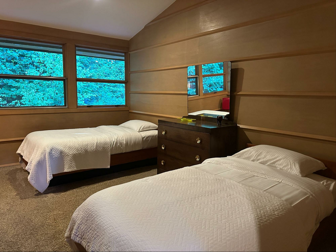 Twin Room at the Duncan House.