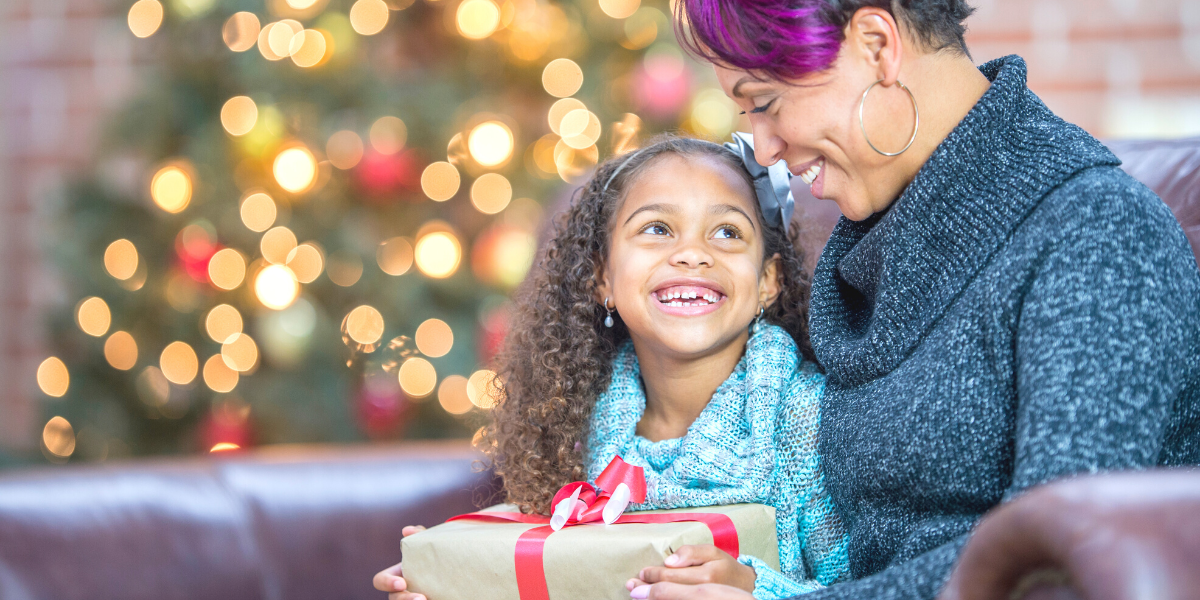 Best Travel Gift Ideas for Parents