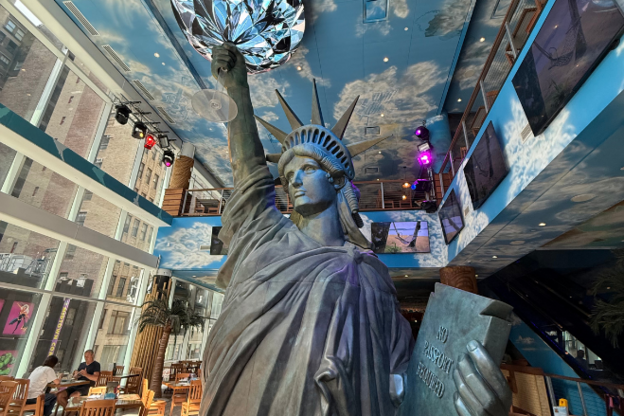 Margaritaville Times Square Review: A NYC Beachy Escape