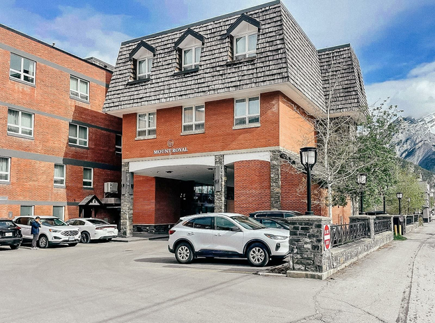 Mount Royal Hotel Review – Banff