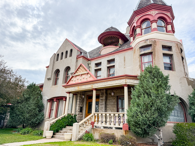 9 Reasons to Stay at Nagle Warren Mansion Bed and Breakfast in Cheyenne, Wyoming