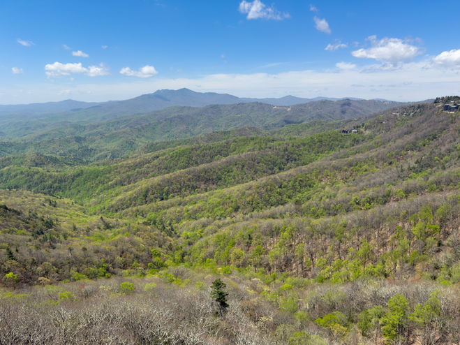My Two Favorite Drives in Western North Carolina for Mountain Vistas, Hidden Gems and Culinary Delights
