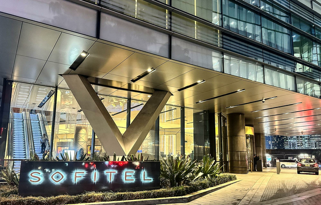 Sofitel Sydney Darling Harbour: Views in All Directions